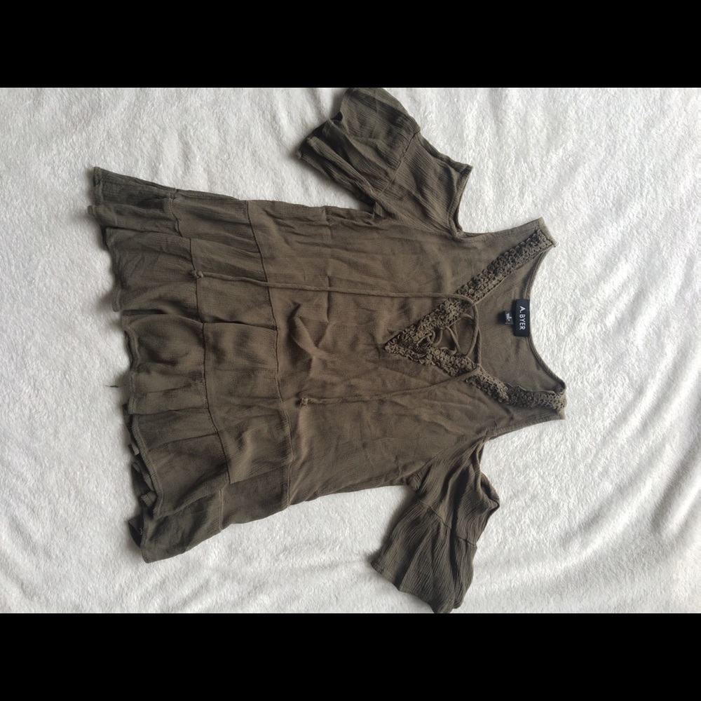 A. BYER Short Sleeve w/ cutout sleeves